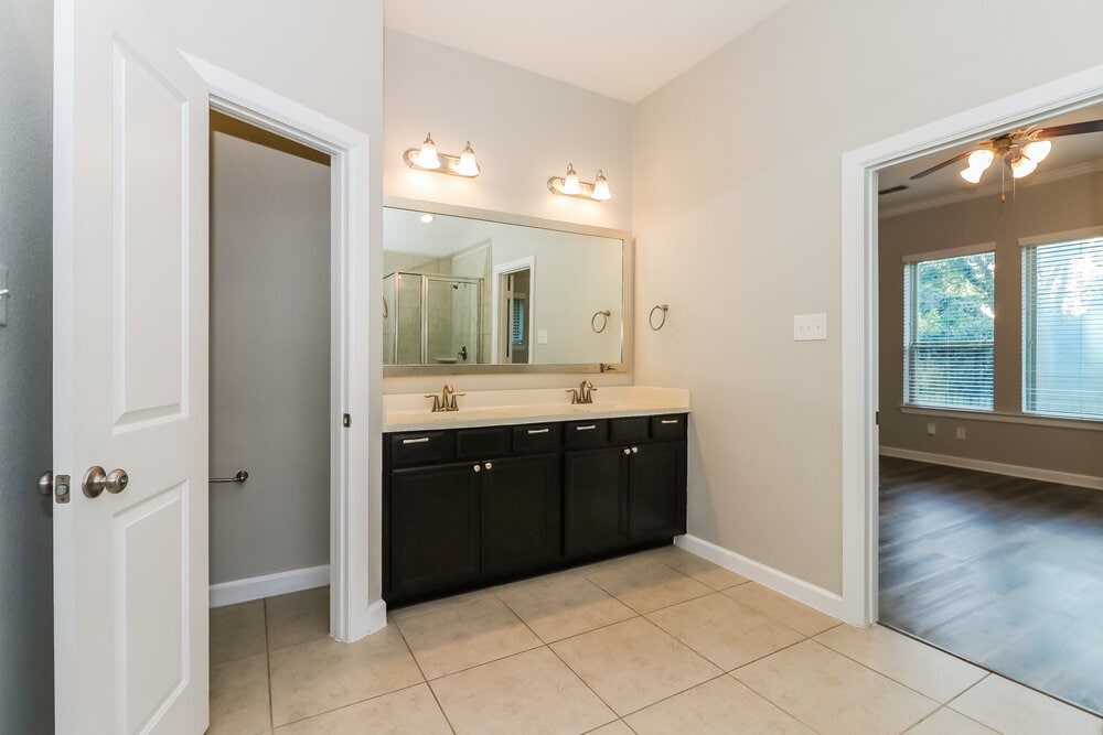 Building Photo - 415 Rocky Briar Ct
