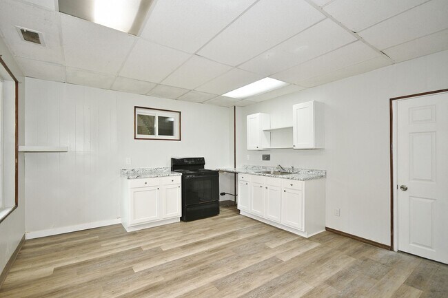 Building Photo - Bright 2-Bedroom Home in Rankin - Section ...