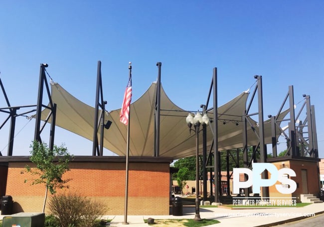 Building Photo - 1126 Maple St