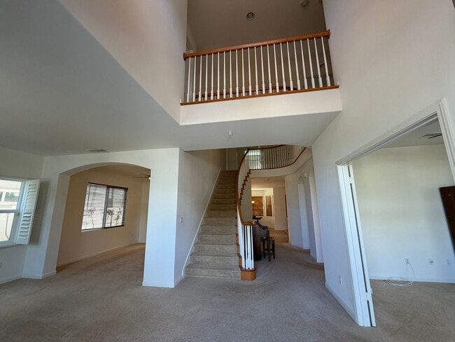 Building Photo - Spacious 4-Bedroom Ewa Beach Home with Den...