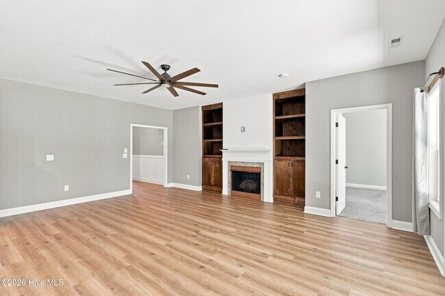 Building Photo - 233 Forester Dr