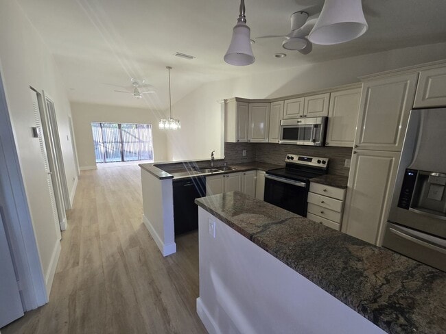 Building Photo - Fully Renovated 2BR/2BA Villa in Whisper Walk | 55+ Resort-Style Living in West Boca