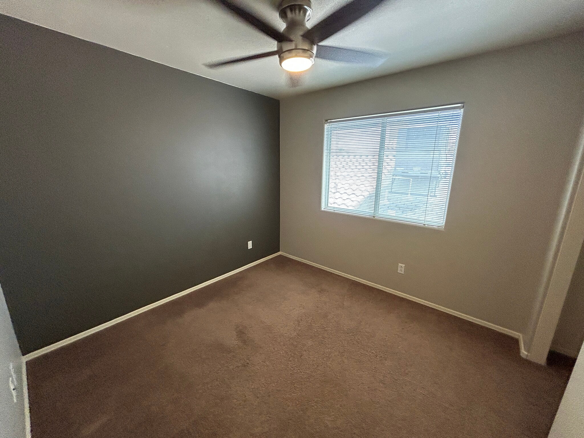 Building Photo - 4132 E Anderson Dr