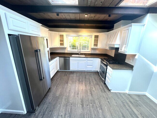 Building Photo - Single Family Home in Pacific Grove Neighb...
