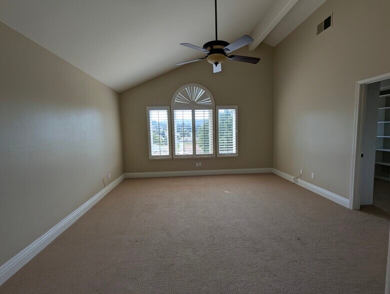 Building Photo - 2300 Rutland Pl