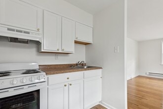 Building Photo - 2331 Haverford Rd