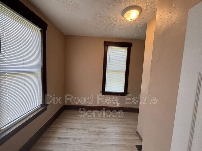 Building Photo - 711 Cleveland Ave