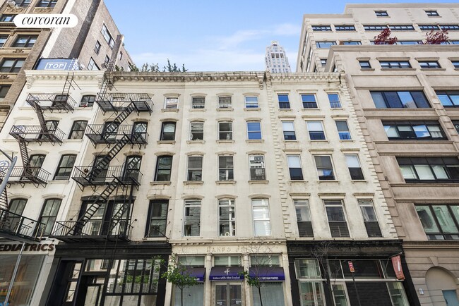 Building Photo - 19-21 Warren St