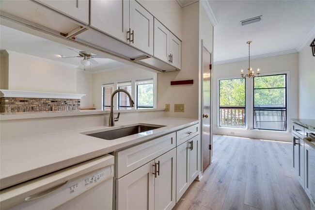 Building Photo - 1406 Windsor Rd