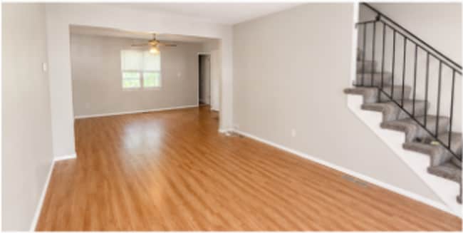 Building Photo - Spacious 3+ Bedroom 1/2 Duplex for Rent