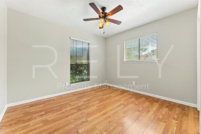 Building Photo - 205 W William Cannon Dr