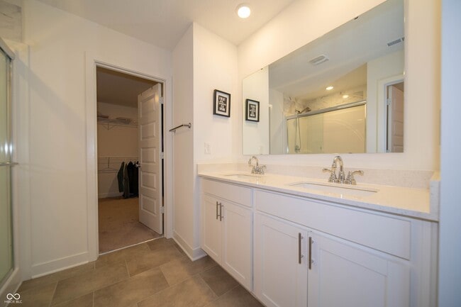 Building Photo - 7234 Darley Ln