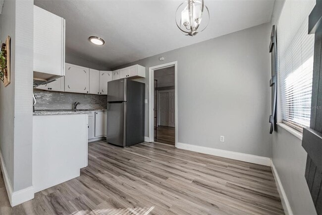 Building Photo - 810 Jurgens St