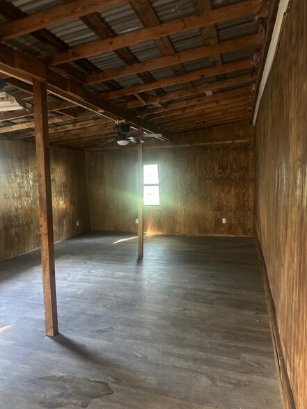 Building Photo - 802 E Limestone St