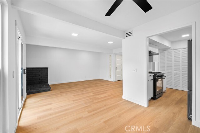 Building Photo - 421 E Balboa Blvd