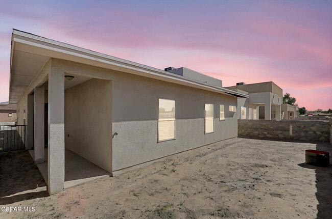 Building Photo - 5913 Ruidoso Downs St