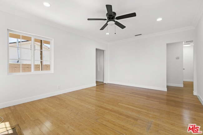 Building Photo - 10823 Cantara St