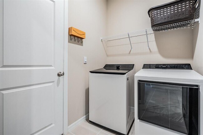 Building Photo - 9817 Rowing Dl Bnd