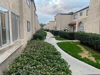Building Photo - 2 Bedroom Townhouse in El Cajon