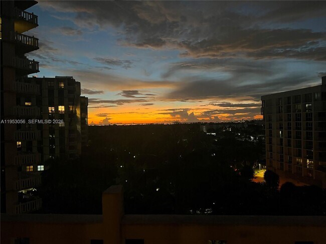 Building Photo - 1111 Crandon Blvd