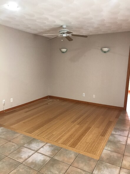 Building Photo - 22 Lawrence St