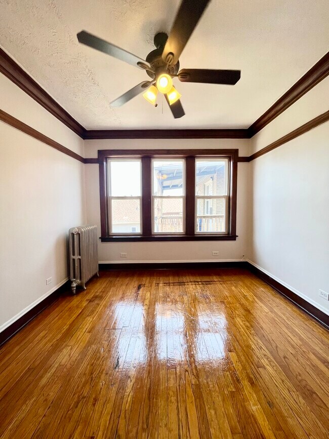 Building Photo - 2154 N Kildare Ave