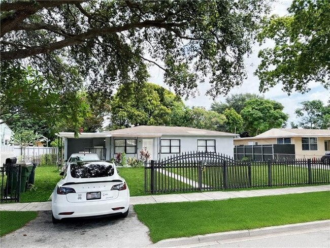 Primary Photo - 1135 NW 127th St
