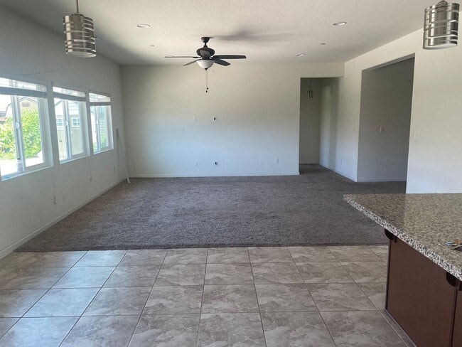 Building Photo - 519 Camelot Dr