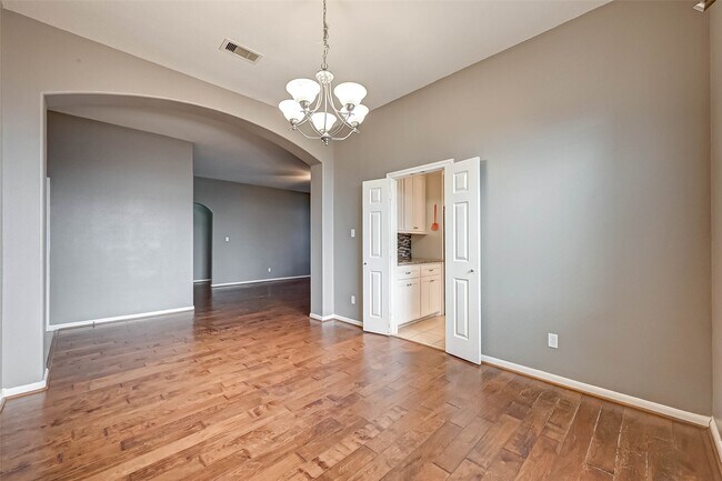Building Photo - 987 Arbor Crossing