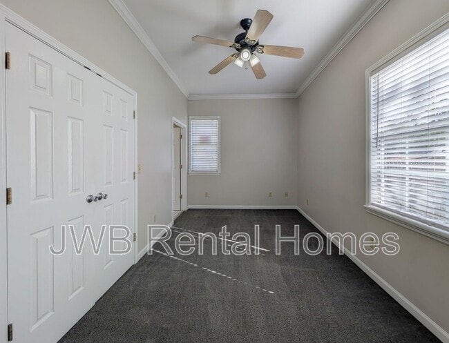 Building Photo - 4445 Irvington Ave