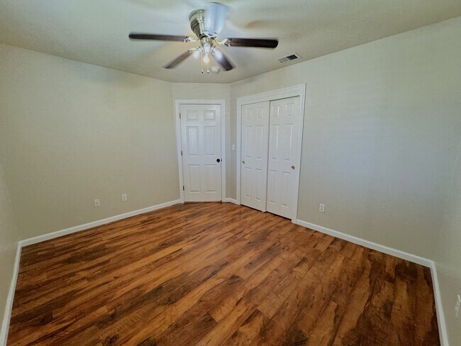 Building Photo - 4629 Stern Dr