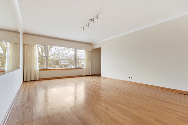 Building Photo - 2931 N 76th Ave