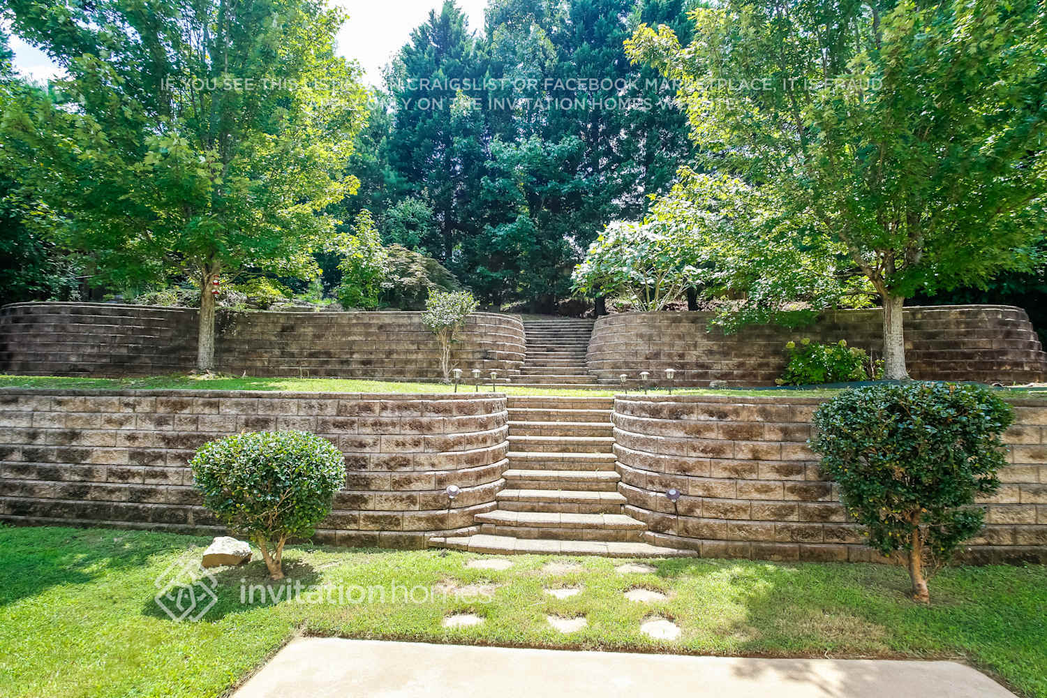 Building Photo - 1070 Soaring Dr NE