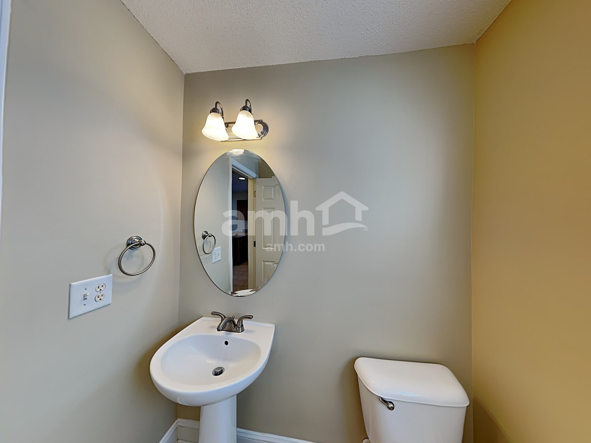 Building Photo - 6017 Namozine Ct