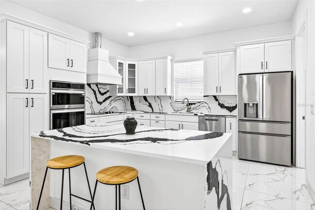 Building Photo - 216 N Glen Arven Ave