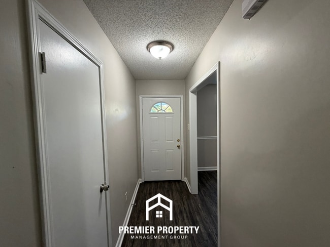 Building Photo - 3955 Castile St
