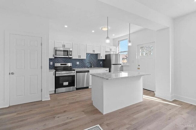 Building Photo - 3518 Hudson Ave