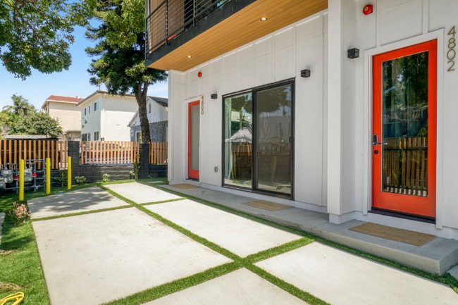Building Photo - 4800-4802 S Slauson Ave