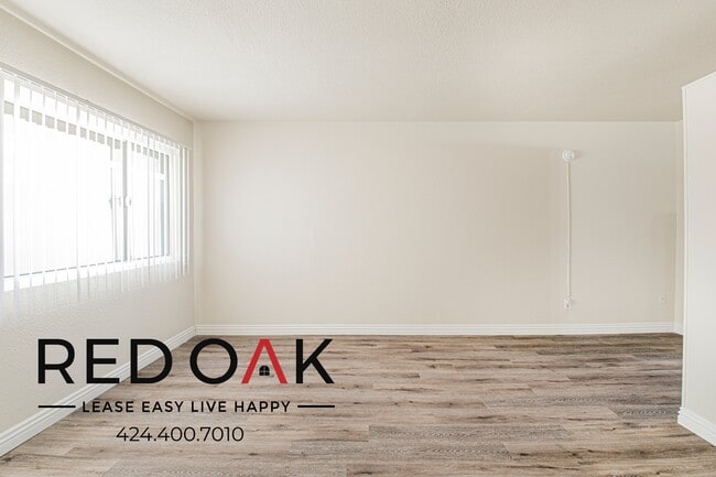 Building Photo - 4900 Clair Del Ave