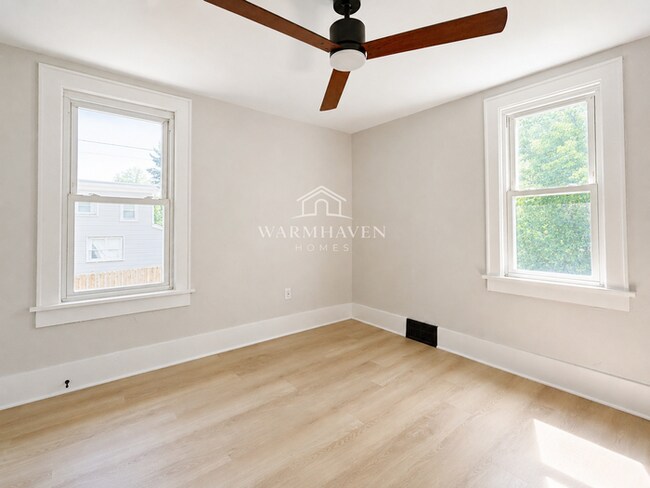 Building Photo - 804 Beardsley St