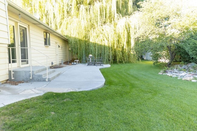 Building Photo - Spacious 5 Bed, 3 Bath Home for Rent in Idaho Falls!