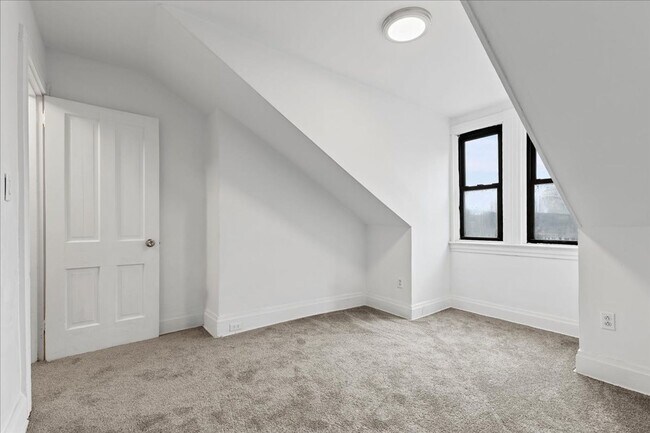 Building Photo - The B Street Flats – Modern Living in Pitt...