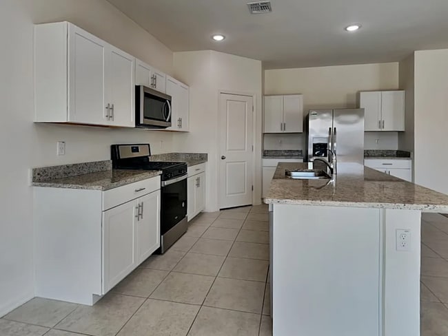 Building Photo - 19142 W Elm St