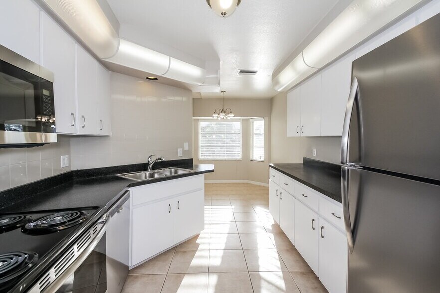 Building Photo - 848 Guild Dr