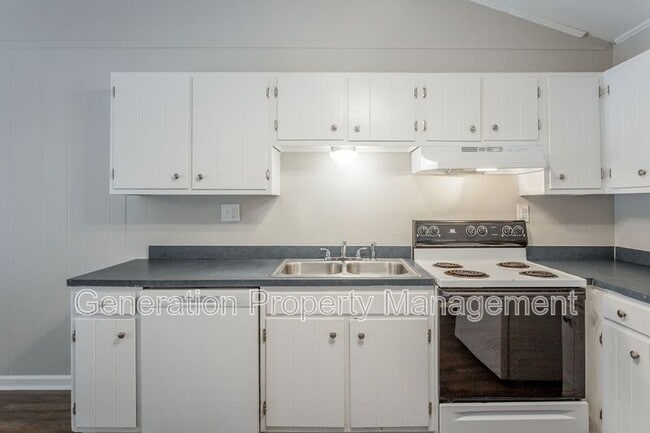 Building Photo - 5221 Old Trail