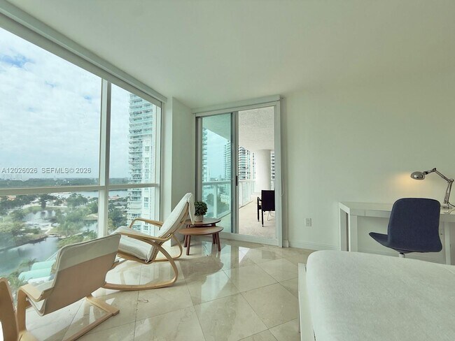 Building Photo - 16400 Collins Ave