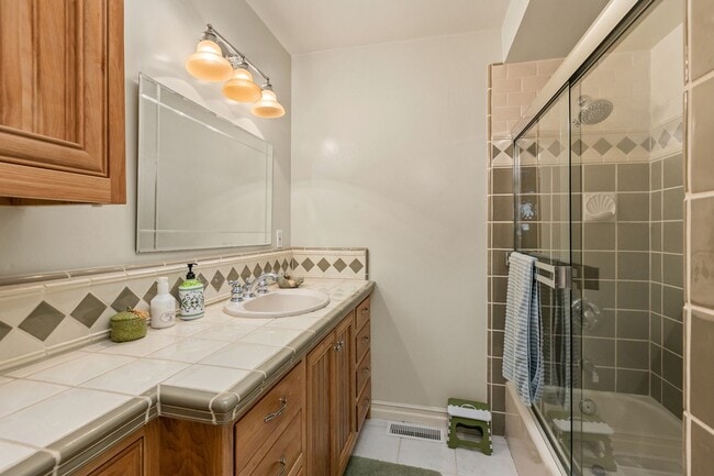 Building Photo - 4BD/2.5BA California Coastal Home with Swe...