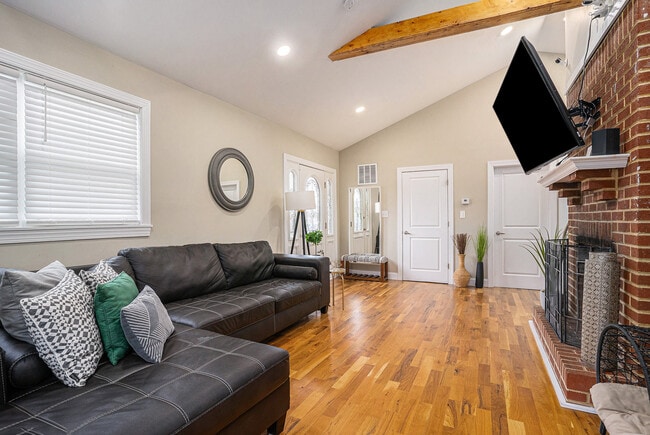 Building Photo - Reservoir