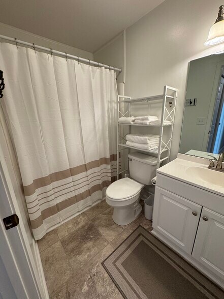 second bathroom - 20D Hartwell Villas