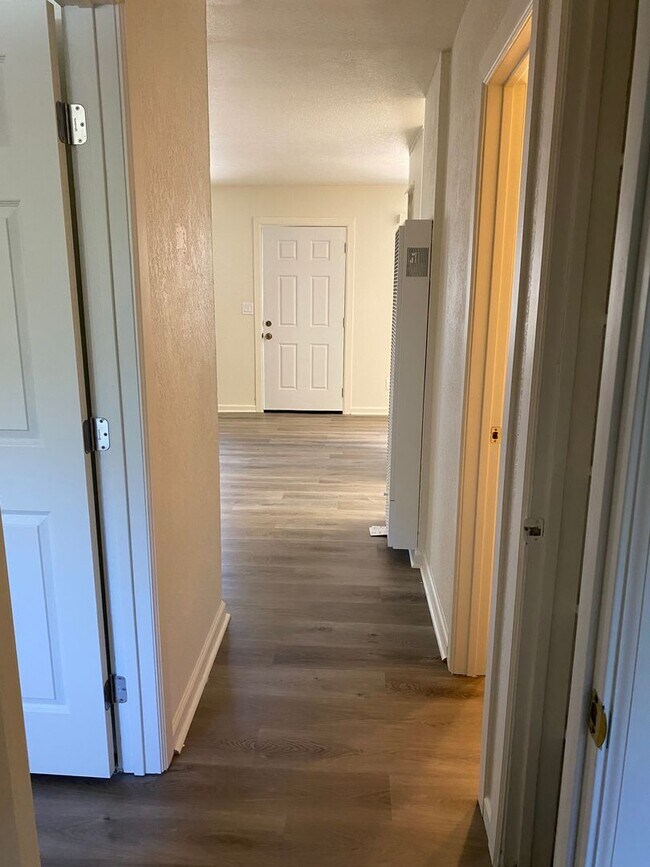 Building Photo - NSUR1259 2205 Cedar1-4